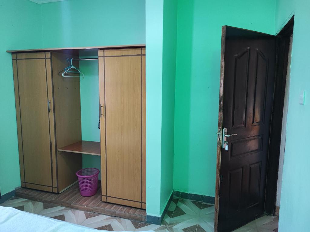 Foto sihtkohas Eldoret asuva majutusasutuse Camp Flo, Eldoret -Where Comfort Meets Tranquility in a 3-Bedroom Guest Stay galeriist