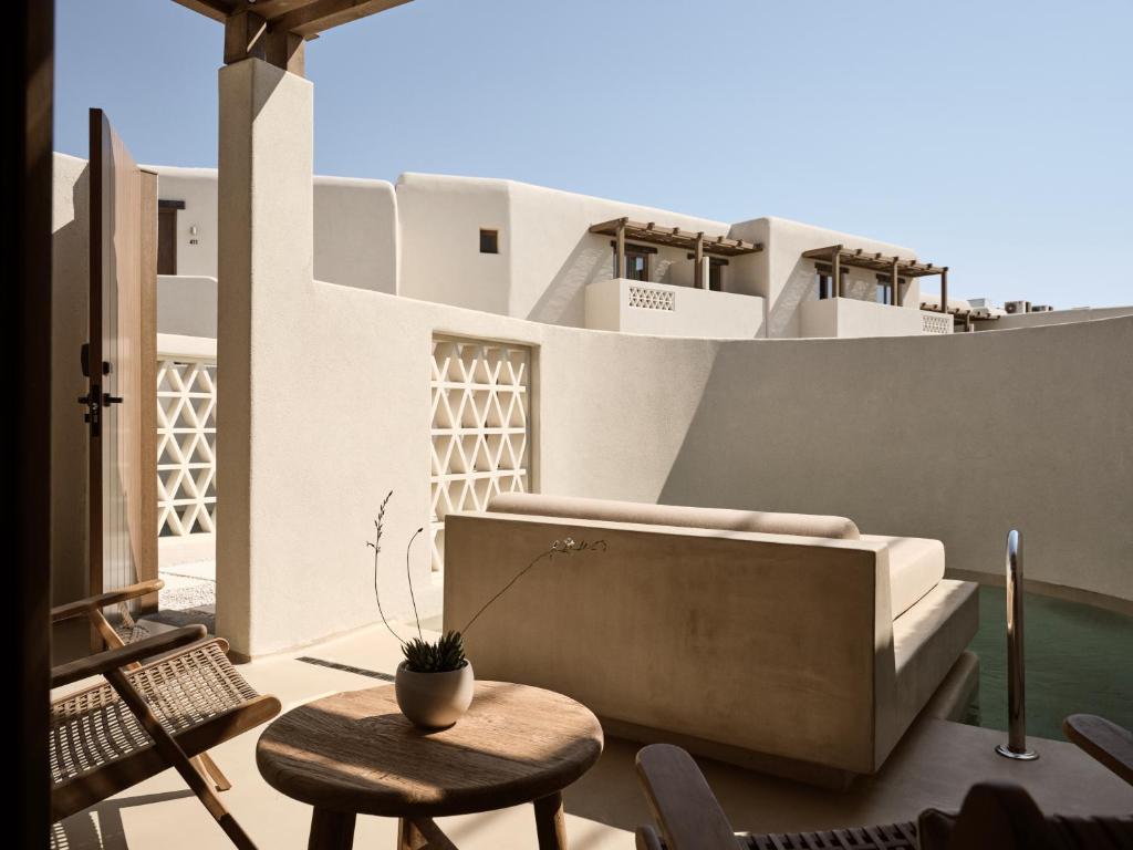 Balkón nebo terasa v ubytování Domes Noruz Mykonos