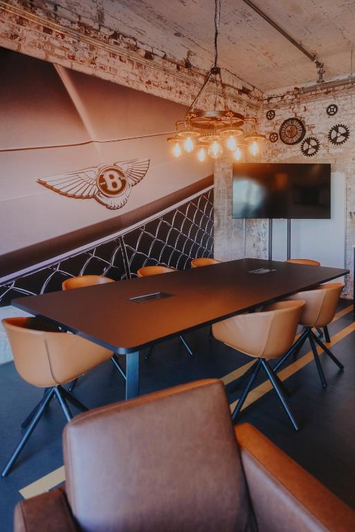 V8 Hotel Köln at MOTORWORLD - Resim 34