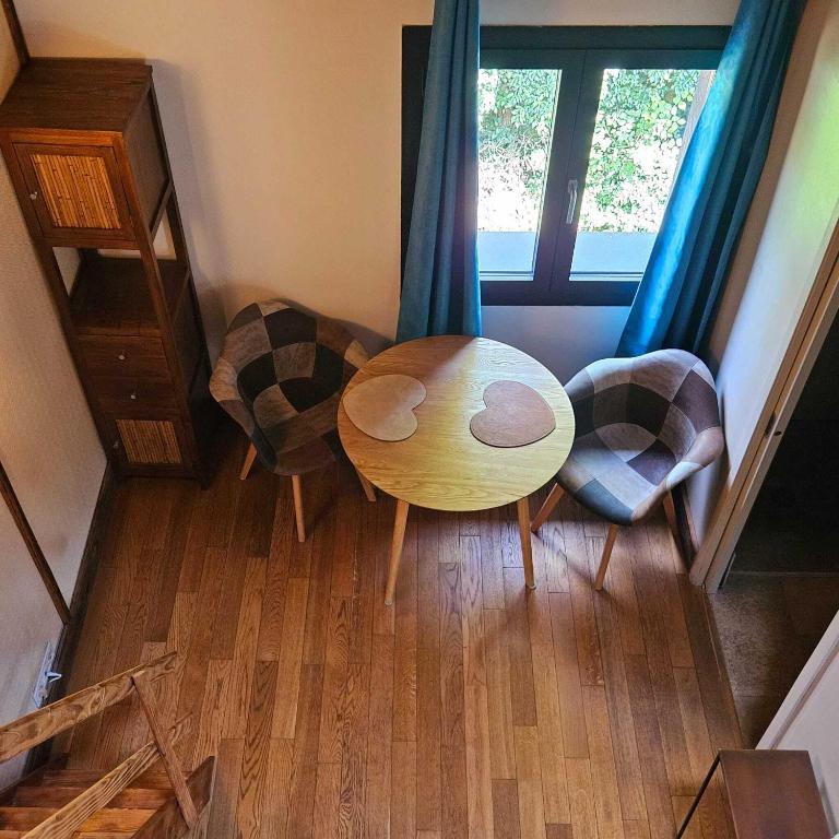Au Refuge Des 3 Ours - Chambres d'hôtes et cabanes - Melba Room