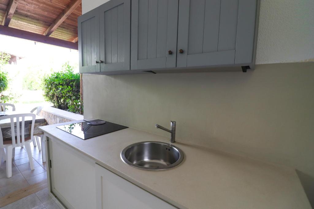 A kitchen or kitchenette at Casa Cabernet Torre Santo Stefano