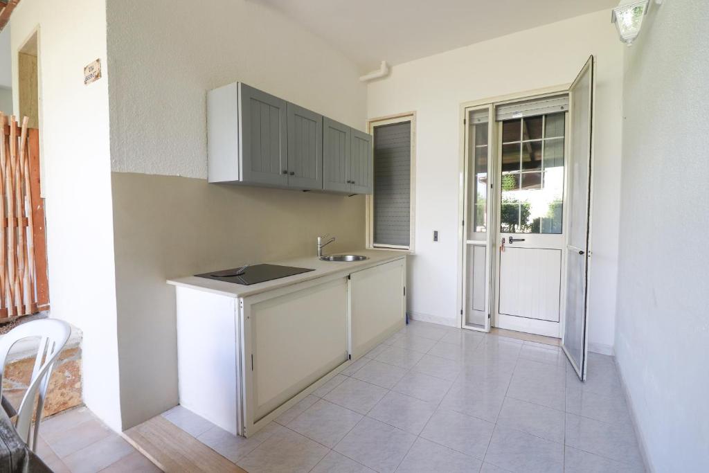 A kitchen or kitchenette at Casa Cabernet Torre Santo Stefano