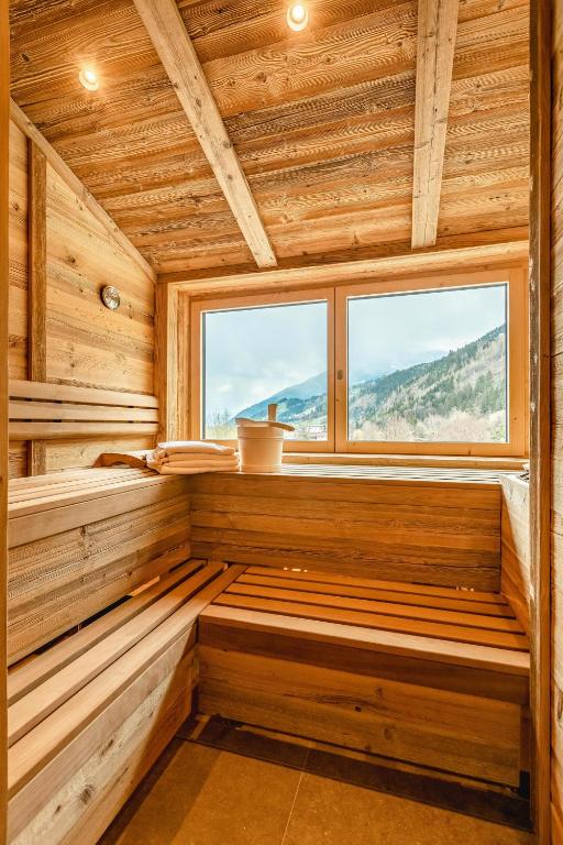 Nespecifikovaný výhled na hory nebo výhled na hory při pohledu z aparthotelu