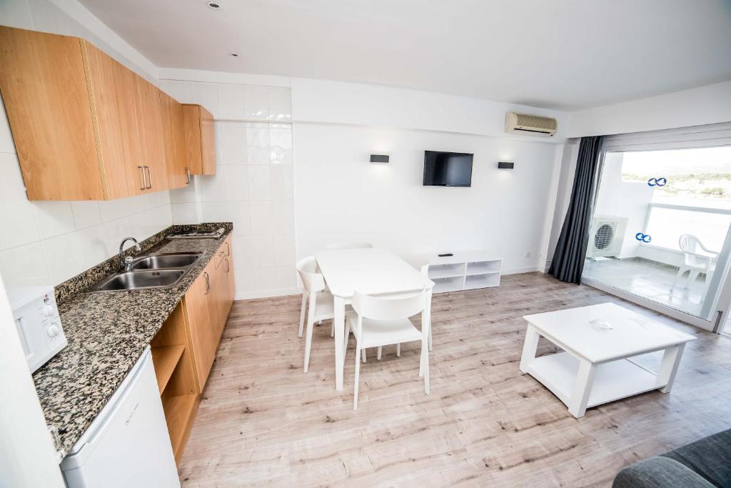Pierre&Vacances Mallorca Portofino - Apartamento De Dos Dormitorios Con Vista Al Mar