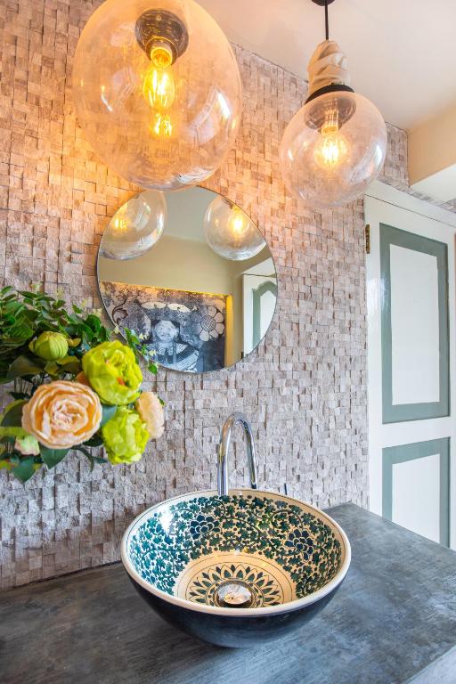 55TG Boutique Suites - 18