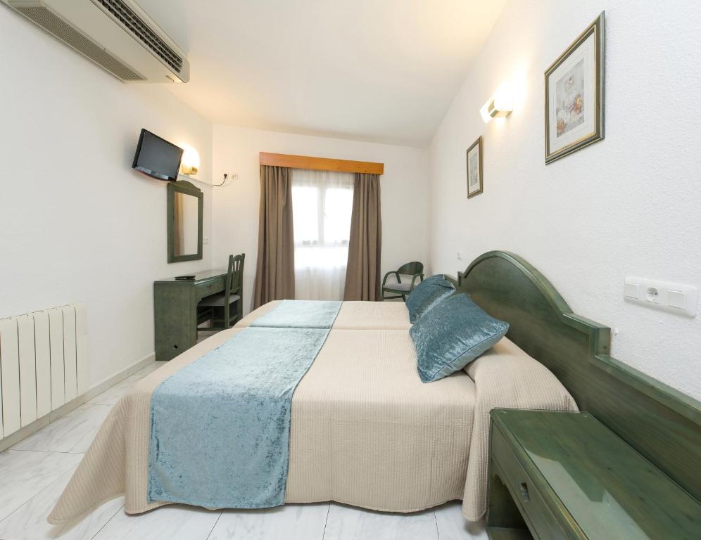 Hostal Marí - Double Room