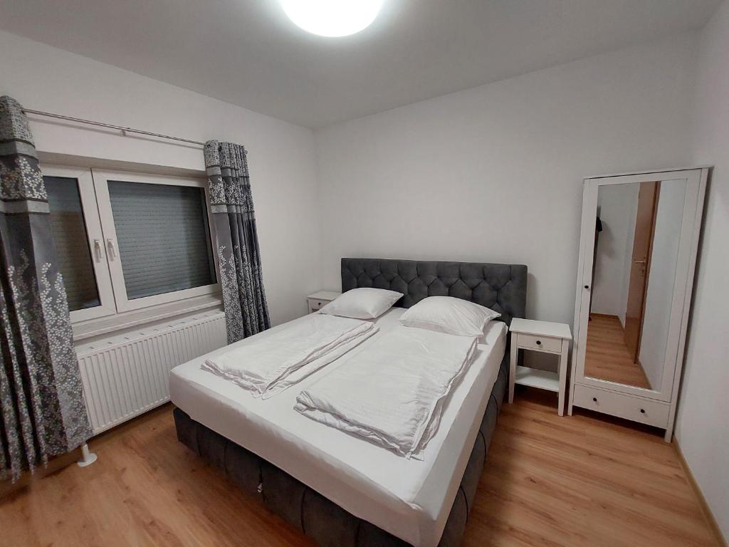 Postel nebo postele na pokoji v ubytování Hotel Restaurant Rhodos