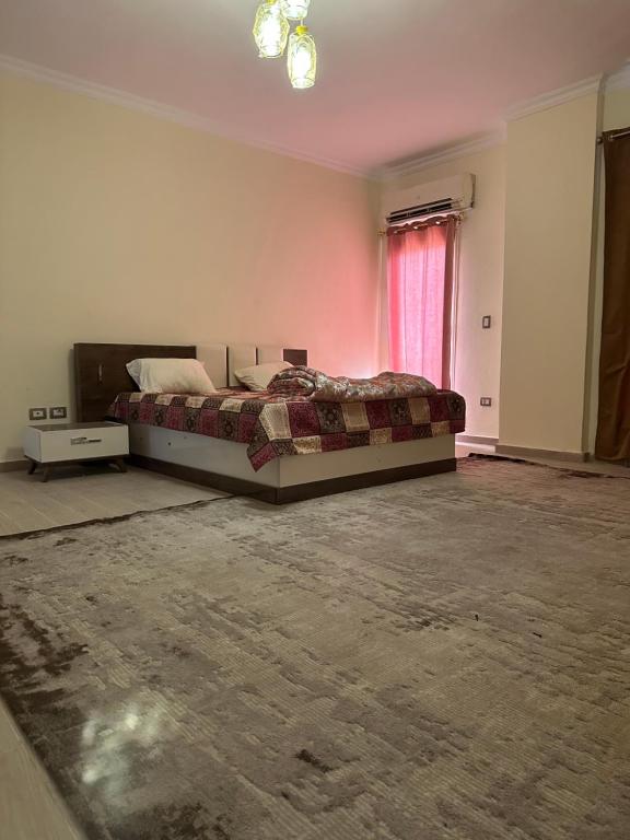Fotografie z fotogalerie ubytování شقه ٢٣٠م مكيفة بالكامل فرش قباني وسمارت هوم بكمباوند وصال أمام مدينتي والجامعة البريطانيه v destinaci Madinaty