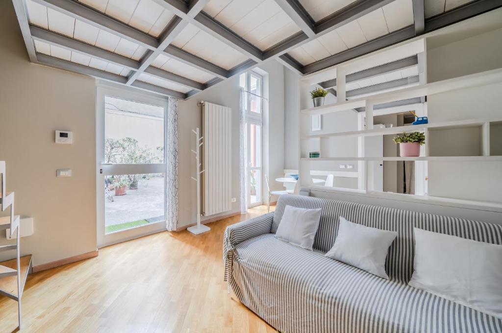 GuestHost - Amazing Milan Loft - 350 m far from Dateo Station