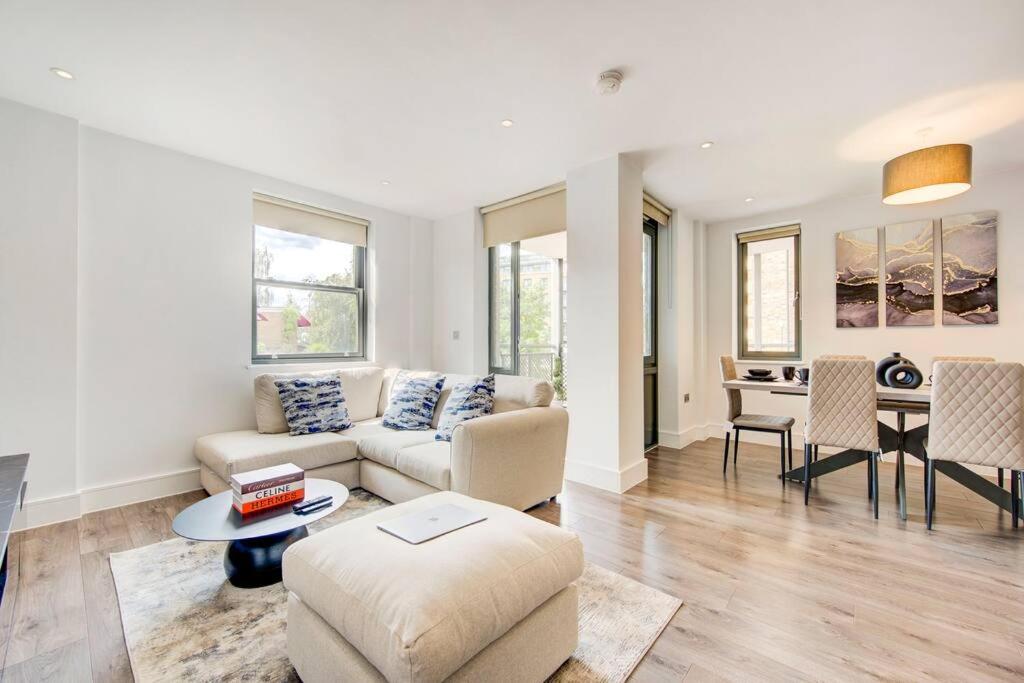 Kew Views 2BR Apt by Riverside, London (updated prices 2024)