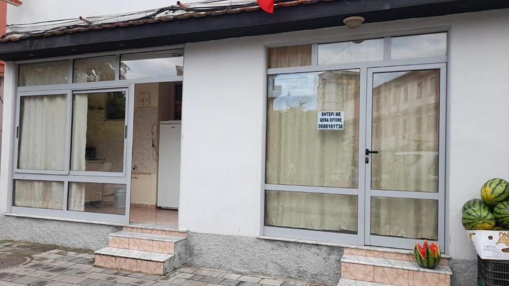 Cuka Apartment - Image 1