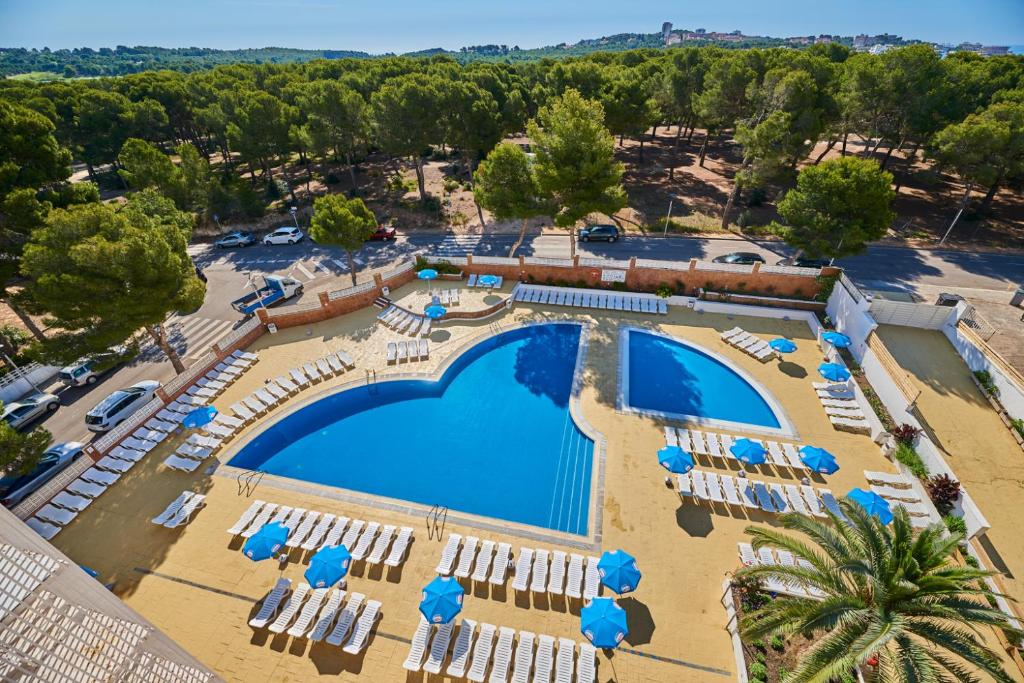 an aerial view of a resort with a swimming pool at Inter 2 in Salou