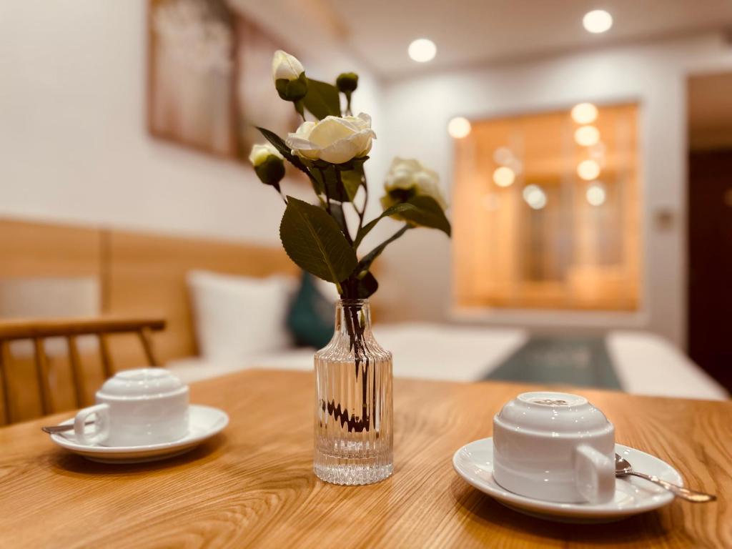 Příslušenství pro přípravu čaje a kávy v ubytování Rivera Suites