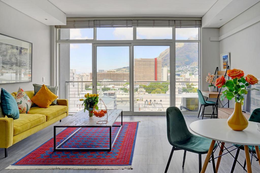 Stunning Luxury City Center Apartment Rentals image