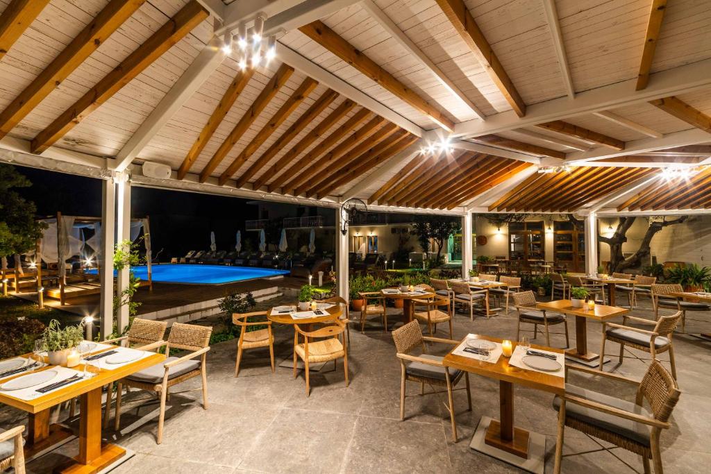 Bazén v ubytování Skiathos Avaton Garden, Philian Hotels and Resorts nebo v jeho okolí