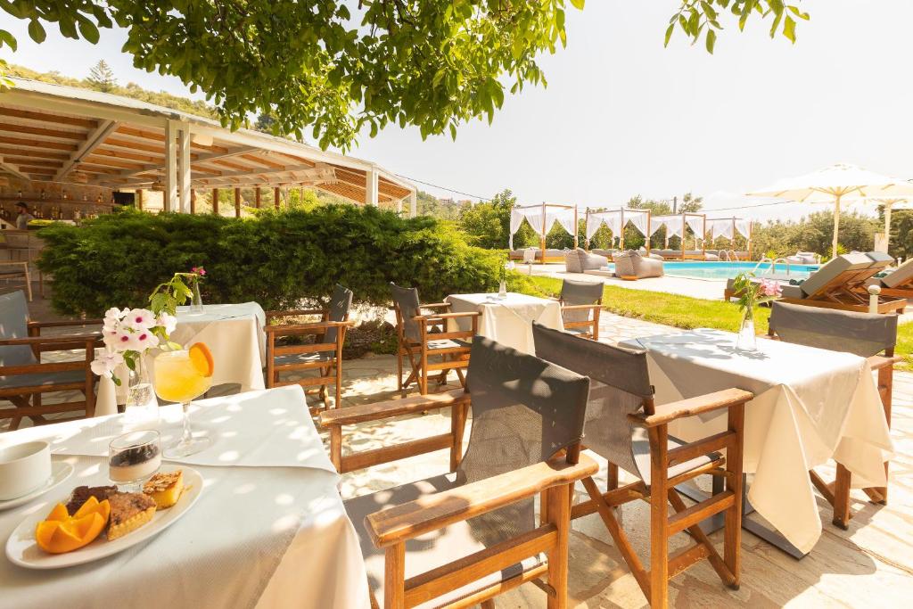Bazén v ubytování Skiathos Avaton Garden, Philian Hotels and Resorts nebo v jeho okolí