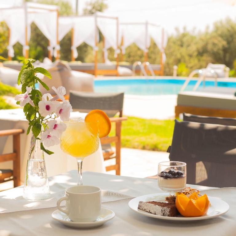 Bazén v ubytování Skiathos Avaton Garden, Philian Hotels and Resorts nebo v jeho okolí