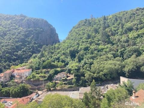 Le Mondony meublé de tourisme climatisé 3 étoiles au pied des thermes avec vue magnifique sans vis à vis - Housity