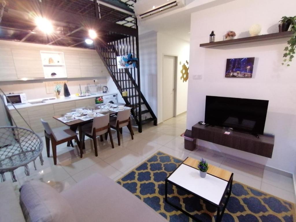 A restaurant or other place to eat at Duplex 3R2B Condo with lots of entertainments around!