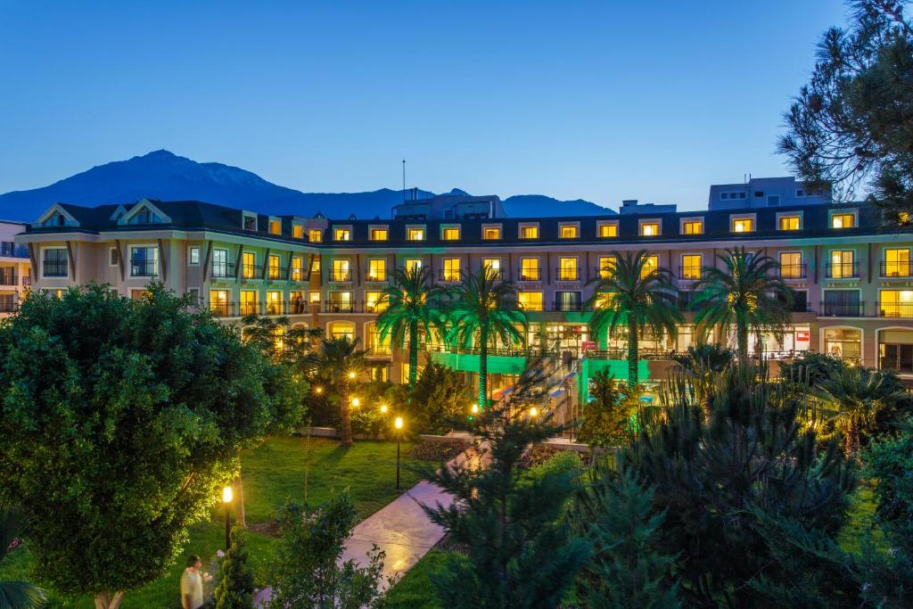 Zahrada ubytování Lucida Beach Hotel - Ultra All Inclusive
