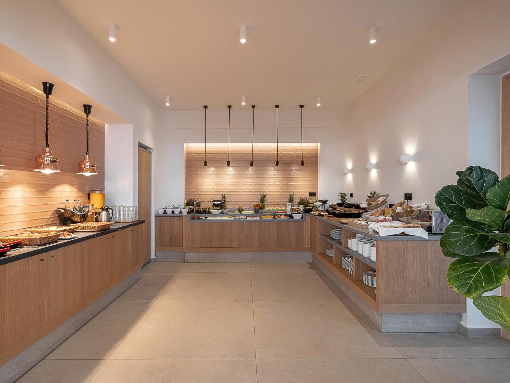 Iperion Beach Hotel - 6