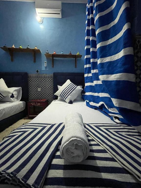 Riad Mama Toutou - Habitación Triple Básica Con Baño Compartido