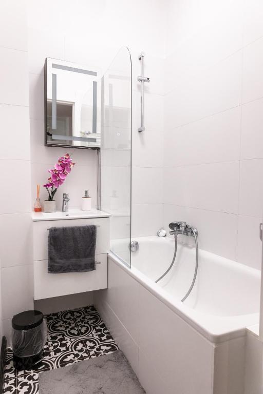 Kúpeľňa v ubytovaní ClickTheFlat Krucza City Center Apart Rooms