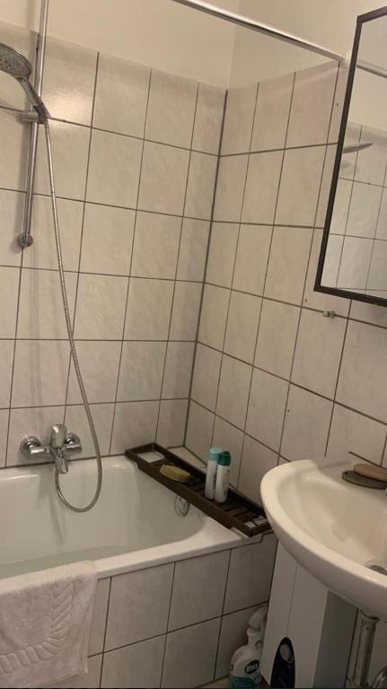 Ett badrum på Großzügiges Zimmer in Burgnähe
