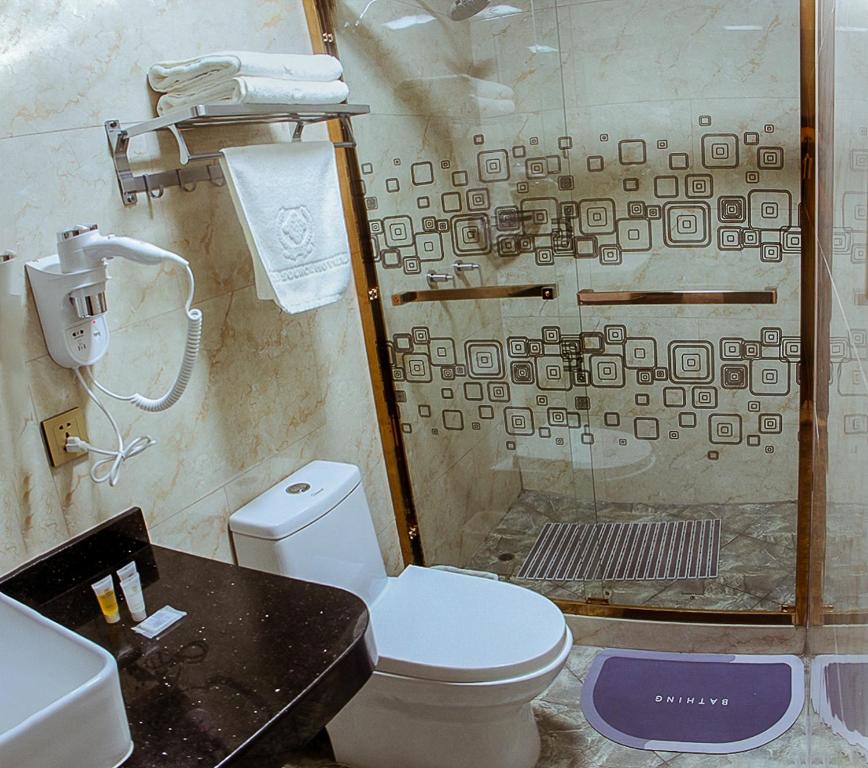 Ένα μπάνιο στο Gold Source Hotel