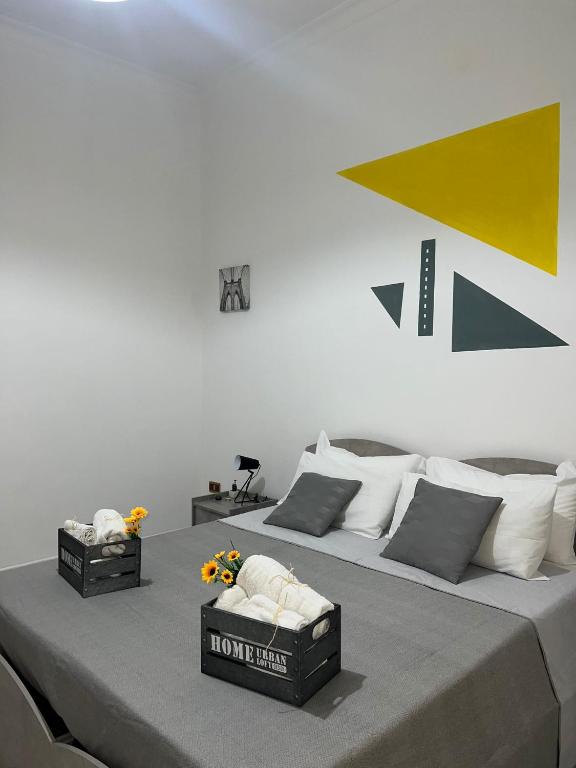 A bed or beds in a room at Gabry central apartment Palermo