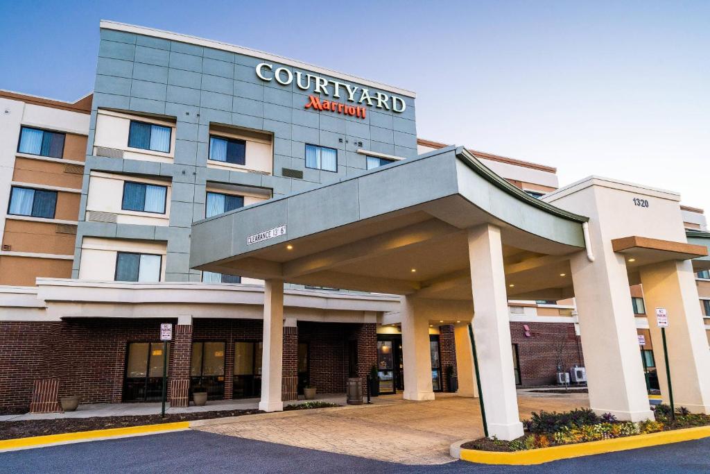 a front view of a hotel with a building at Courtyard Largo Medical Center Drive in Largo