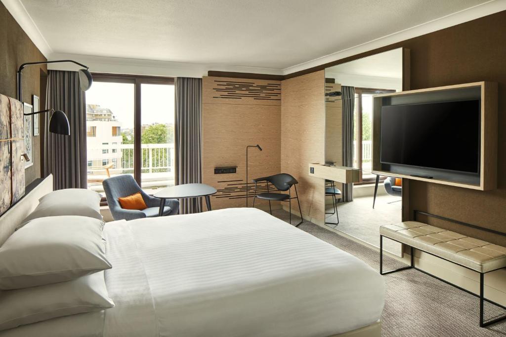 London Marriott Hotel Regents Park - Superior Room, Guest Room, 1 King, High Floor, Balcony