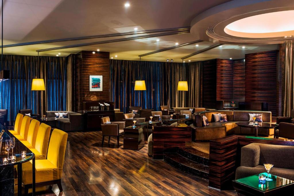 Posezení v ubytování Le Meridien Nagpur