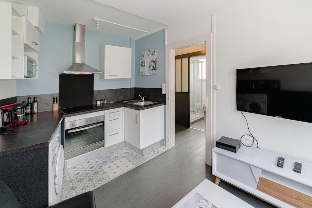 Kuchyň nebo kuchyňský kout v ubytování Coup de foudre garantie