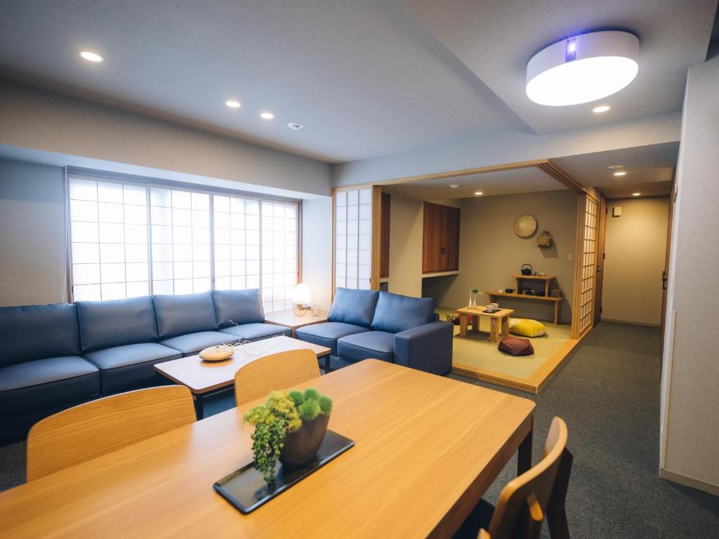 Posezení v ubytování MIMARU SUITES Kyoto Shijo