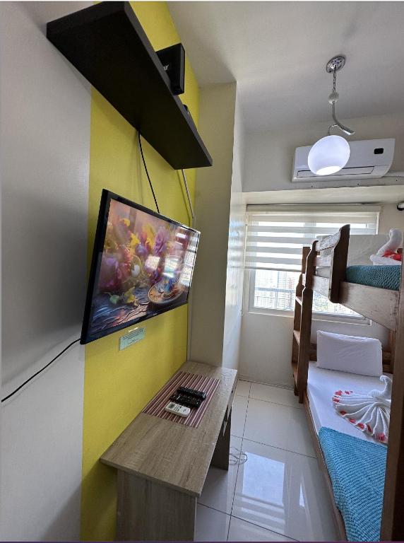 Green Residences Stays by PBYY - Standard Studio