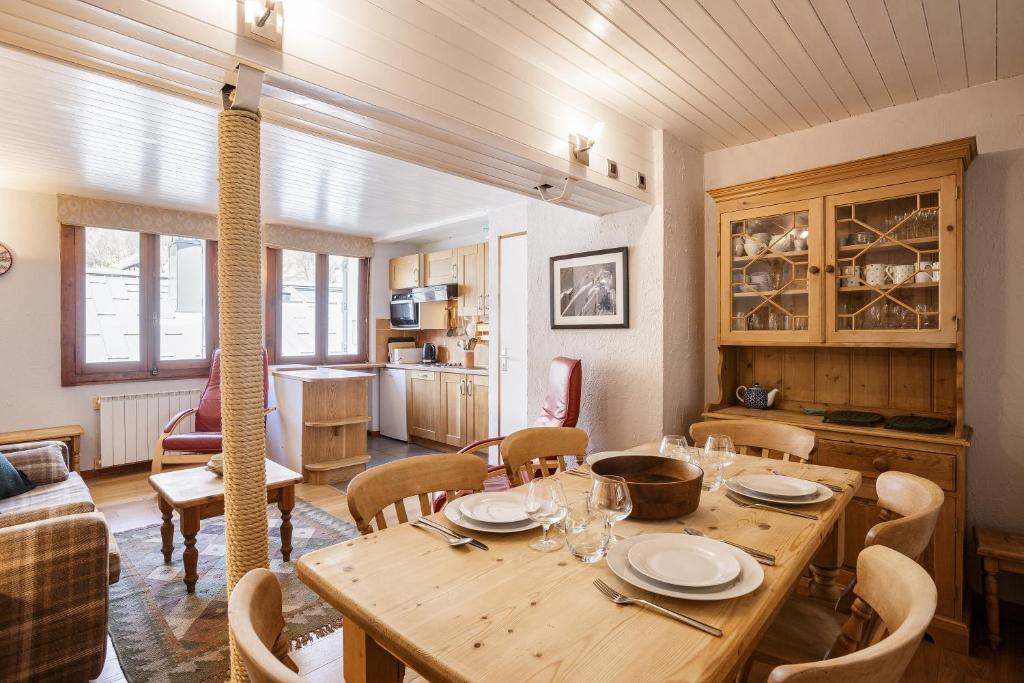 ห้องอาหารหรือที่รับประทานอาหารของ Résidence Igloo 12 ski in - ski out - Happy Rentals
