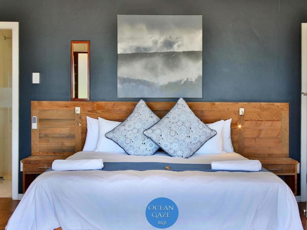 Postel nebo postele na pokoji v ubytování Ocean Gaze Bed and Breakfast