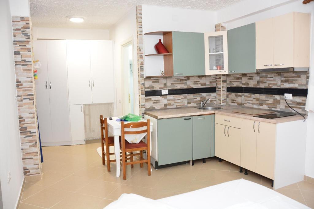Kuchyň nebo kuchyňský kout v ubytování Mico's Apartments