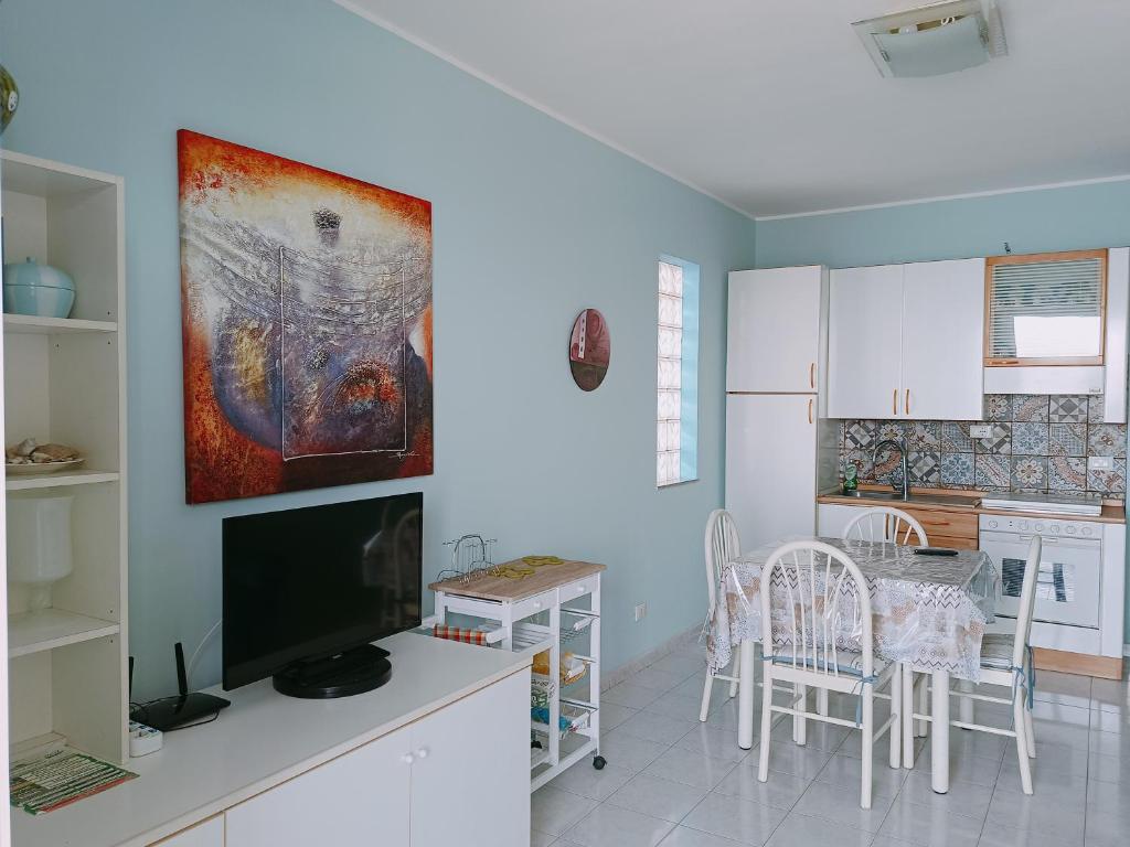 Kuchyň nebo kuchyňský kout v ubytování Mirone Apartment FRONTE MARE beachfront house