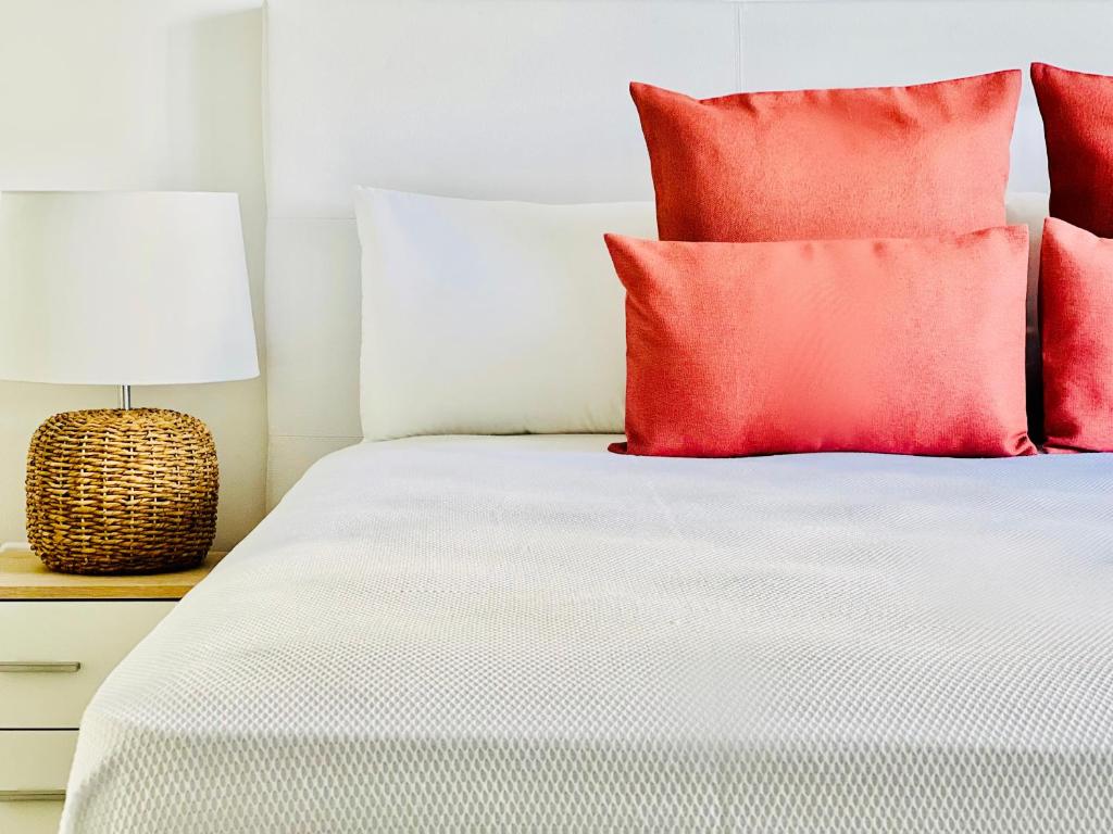 Postel nebo postele na pokoji v ubytování Canaryislandshost l Room