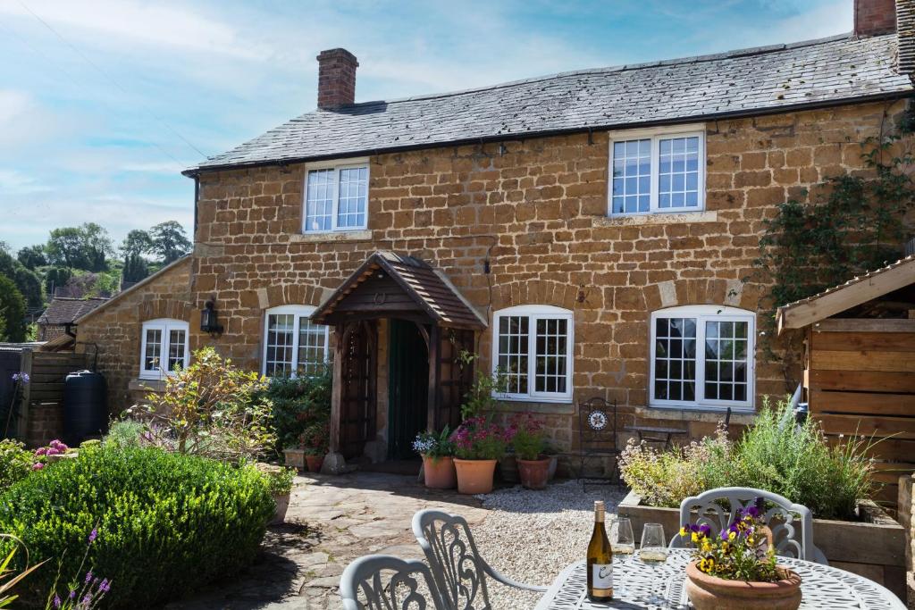 Hurdler's Cottage, Shipston on Stour (updated prices 2024)