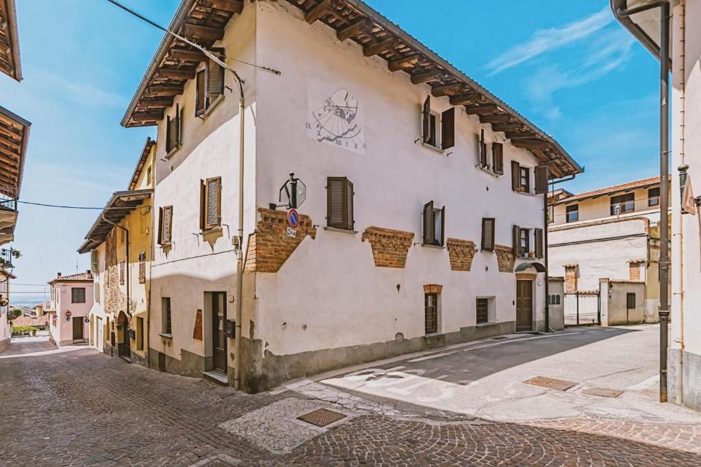 CASA LOBE, La Morra – Updated 2024 Prices