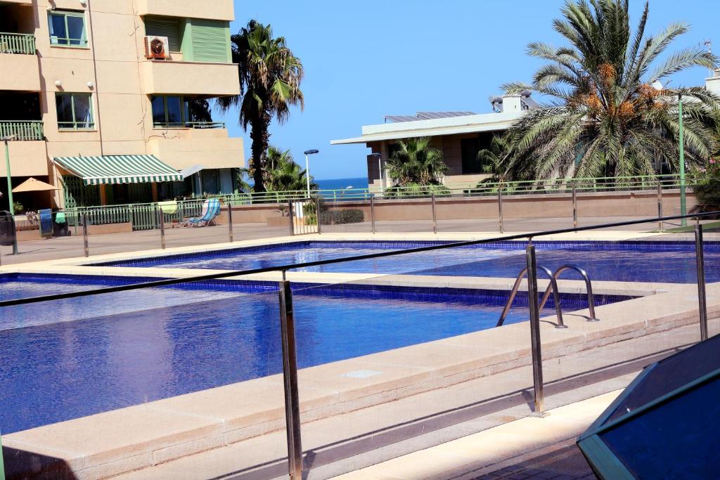 Apartamento dos habitaciones primera línea de playa, Valencia ...