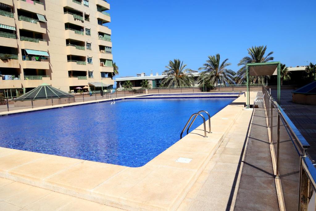 Apartamento dos habitaciones primera línea de playa, Valencia ...