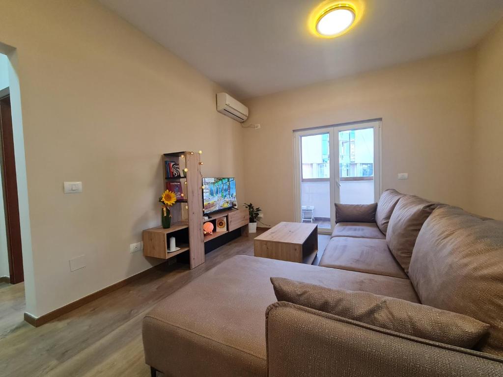 Sunflower Cozy Apartment Near Bllok Area