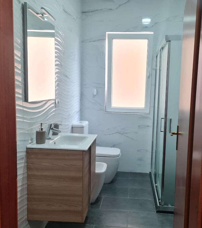 Sunflower Cozy Apartment Near Bllok Area - Imazhi 3