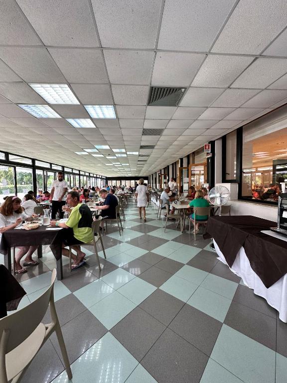 Restaurace v ubytování Eraora Hotel Village