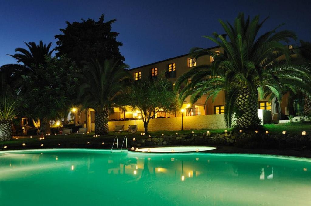 Bazén v ubytovaní Alghero Resort Country Hotel & Spa alebo v jeho blízkosti