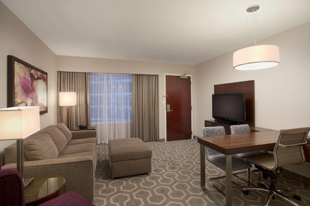 Embassy Suites by Hilton Washington D.C. Georgetown - King Suite - Non-Smoking
